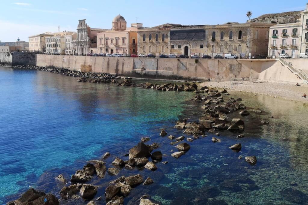 Sea-View Terrace & Bikes Moon Ortigia Holiday Home Syracuse ภายนอก รูปภาพ