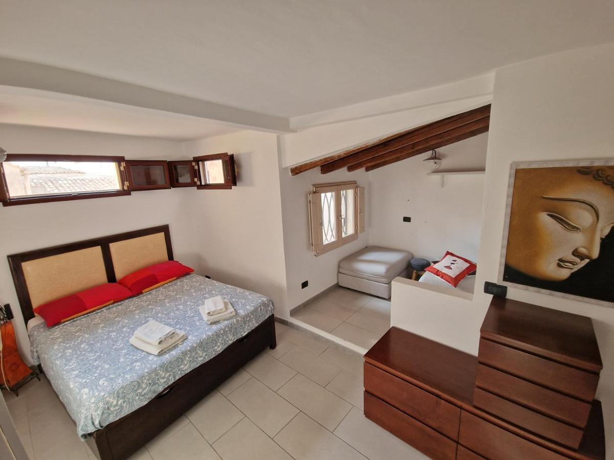 Sea-View Terrace & Bikes Moon Ortigia Holiday Home Syracuse ภายนอก รูปภาพ