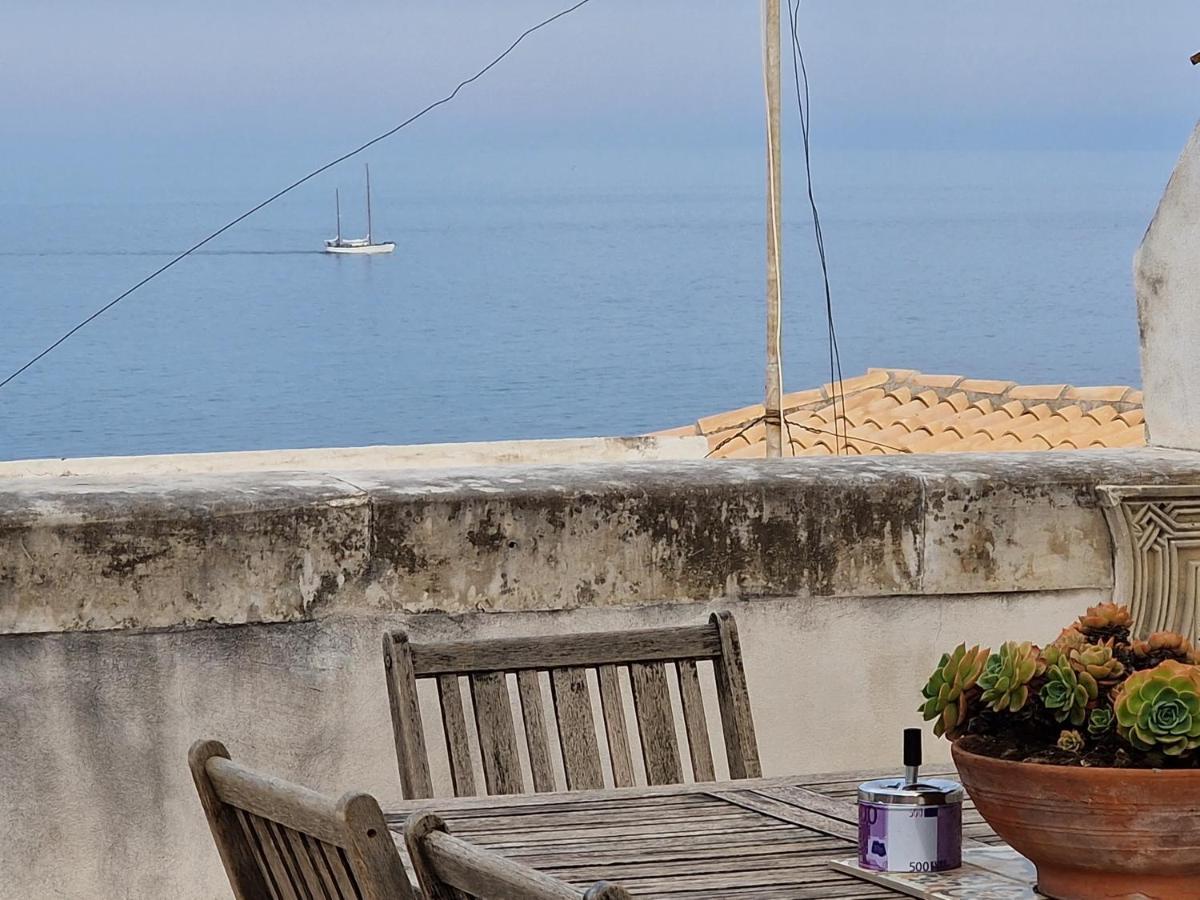 Sea-View Terrace & Bikes Moon Ortigia Holiday Home Syracuse ภายนอก รูปภาพ