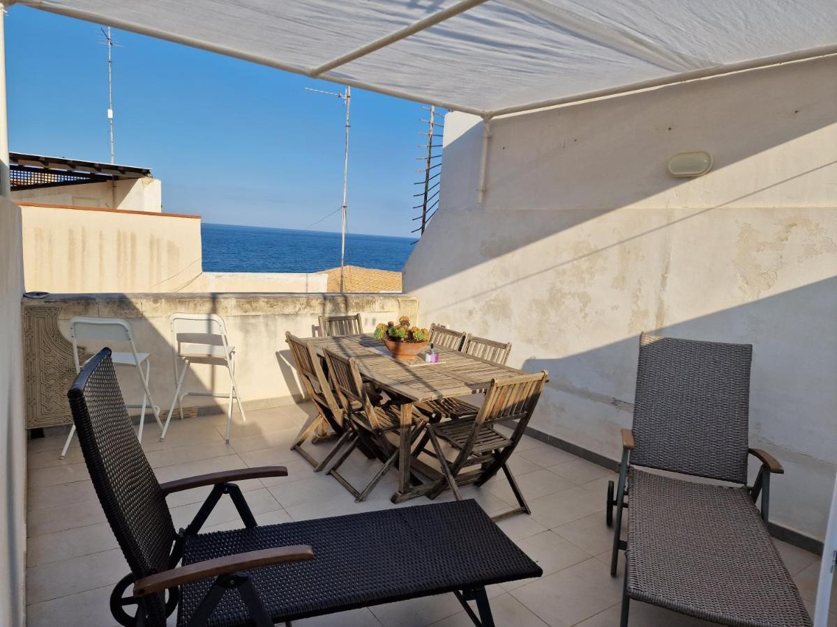 Sea-View Terrace & Bikes Moon Ortigia Holiday Home Syracuse ภายนอก รูปภาพ