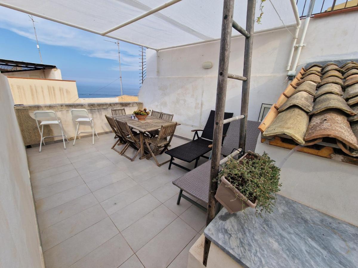 Sea-View Terrace & Bikes Moon Ortigia Holiday Home Syracuse ภายนอก รูปภาพ